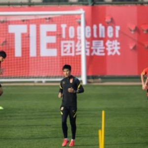 【热身】艾克森2球尹鸿博张稀哲破门 国足5比1华夏