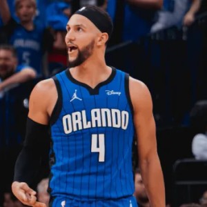 开云入口登录-萨格斯VS太阳：20+8+7+4抢断贡献全面表现